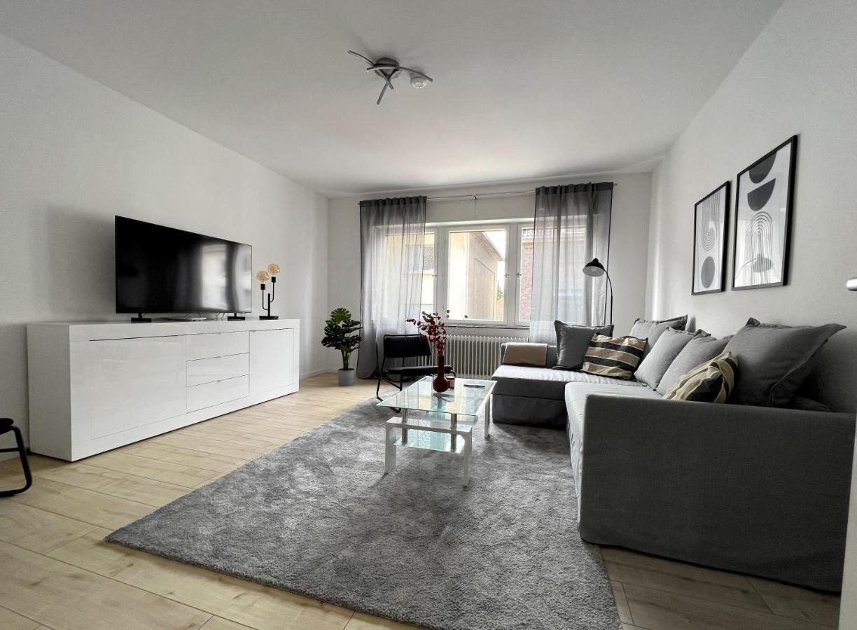 One Bed And One Sofa Bed, Self Check In, Invoice Apartment Monchengladbach Exterior photo