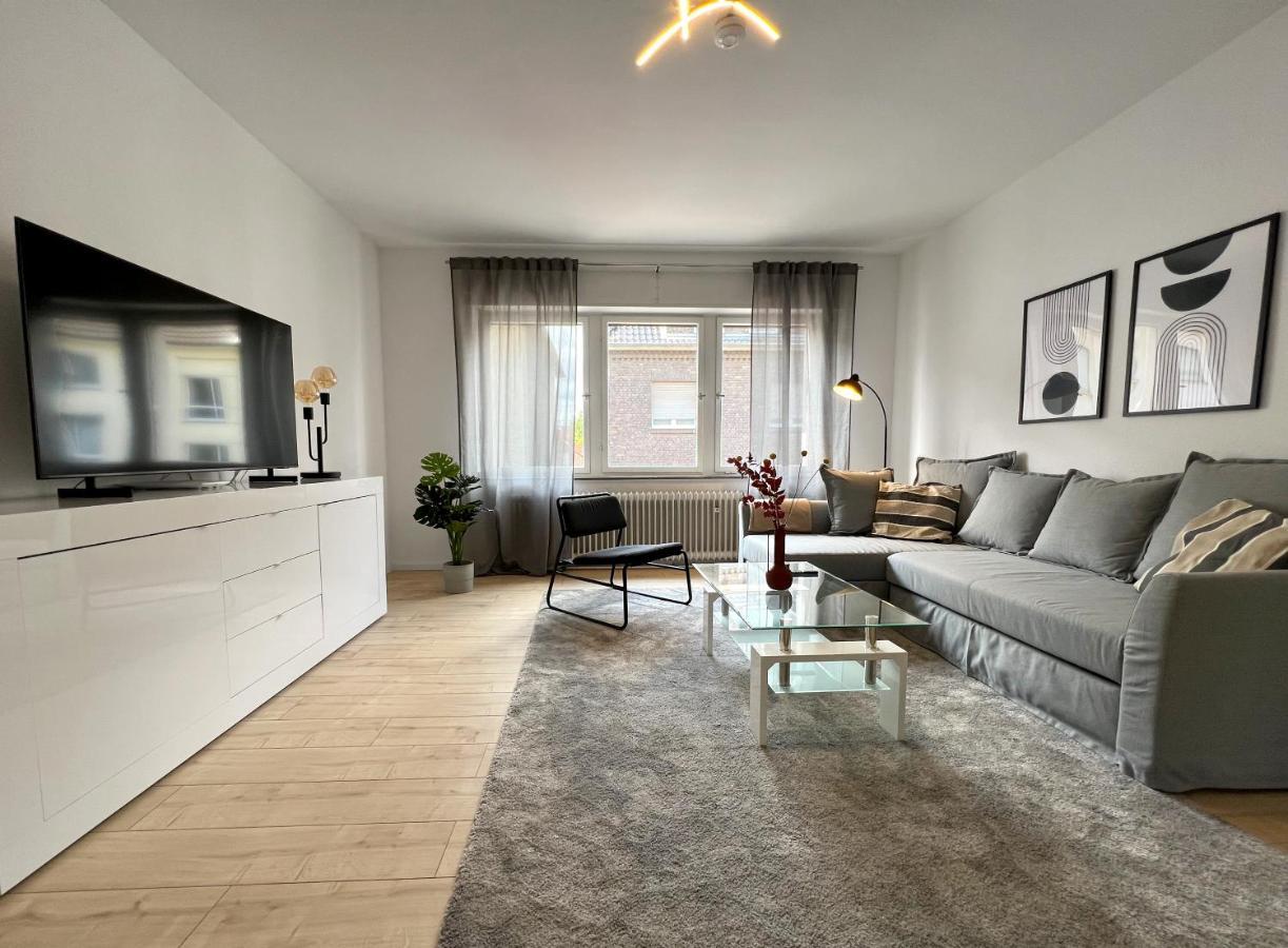 One Bed And One Sofa Bed, Self Check In, Invoice Apartment Monchengladbach Exterior photo